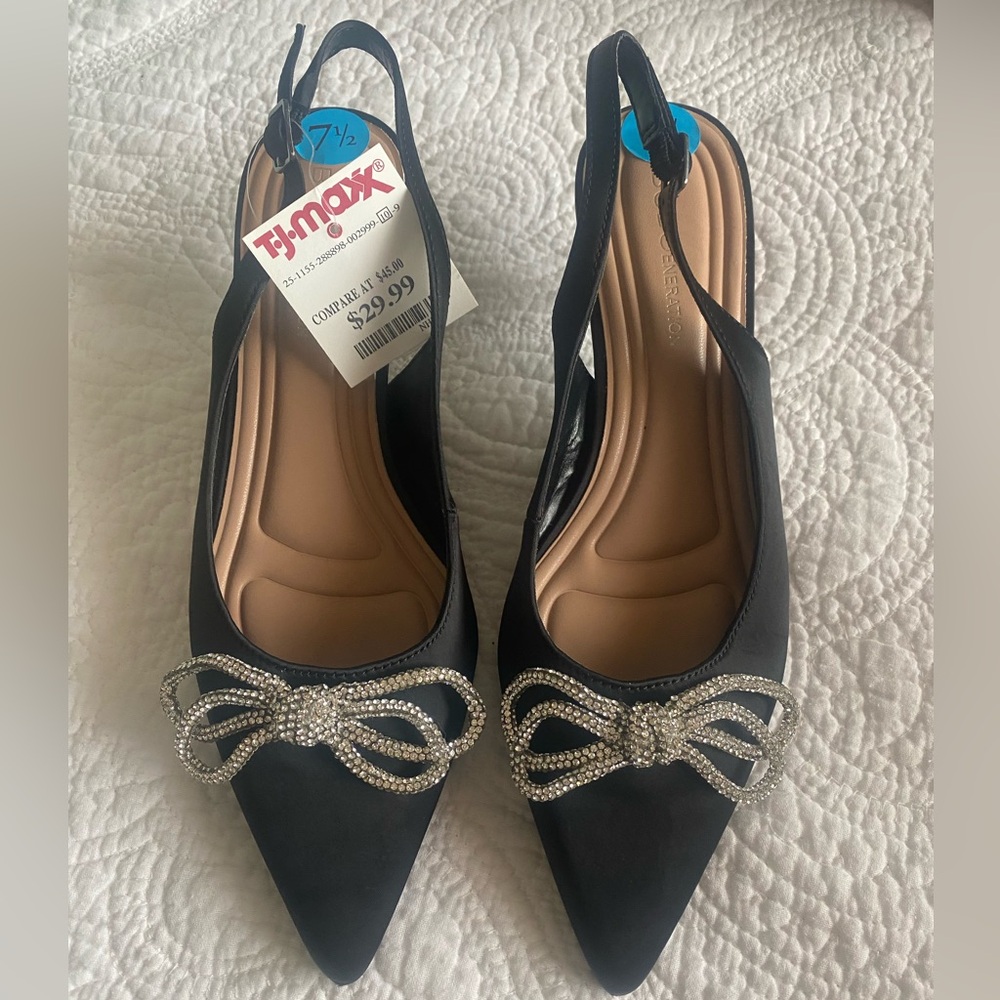 Elegant Black Slingback Kitten Heels with Rhinestone Bow